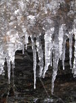 SX02110 Icicles on little stream.jpg